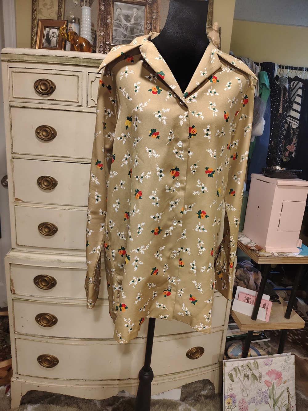 Vintage 70s Butterfly Collar Gold Floral Button-Up Shirt